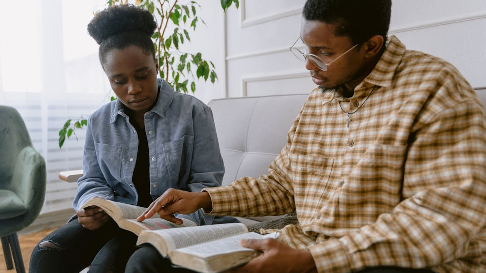 Is It Unbiblical to Examine Evidence to Confirm the Reliability of the Bible